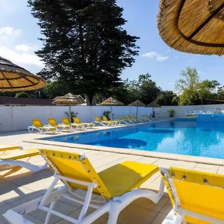 4 Etoiles - Piscine - Cbgcb0g *