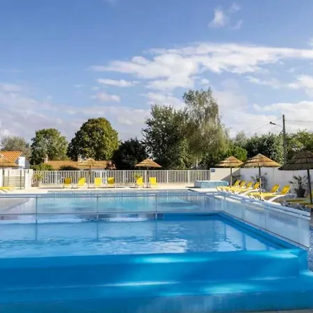 Chalé 4 Etoiles - Piscine - Cbgcb0g *